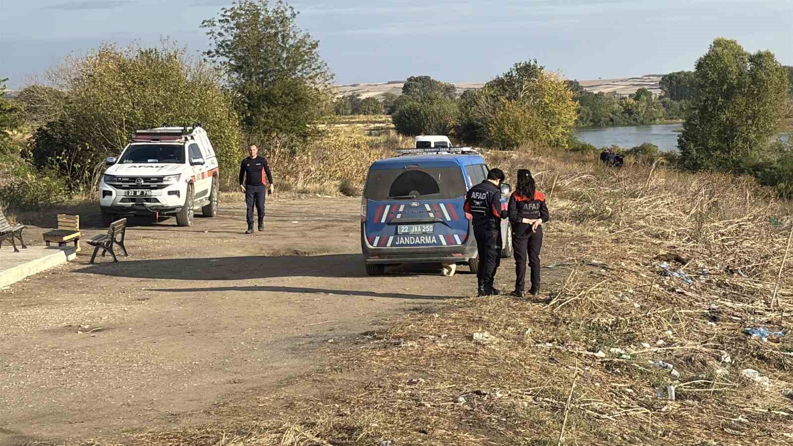 Meriç Nehri’nde botu alabora olan Iraklı ailenin kayıp son çocuğu için arama çalışmaları sürüyor