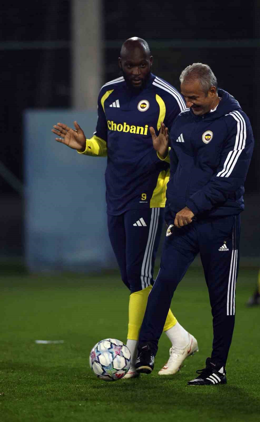 Fenerbahçe, Slavia Prag maçı hazırlıklarını tamamladı