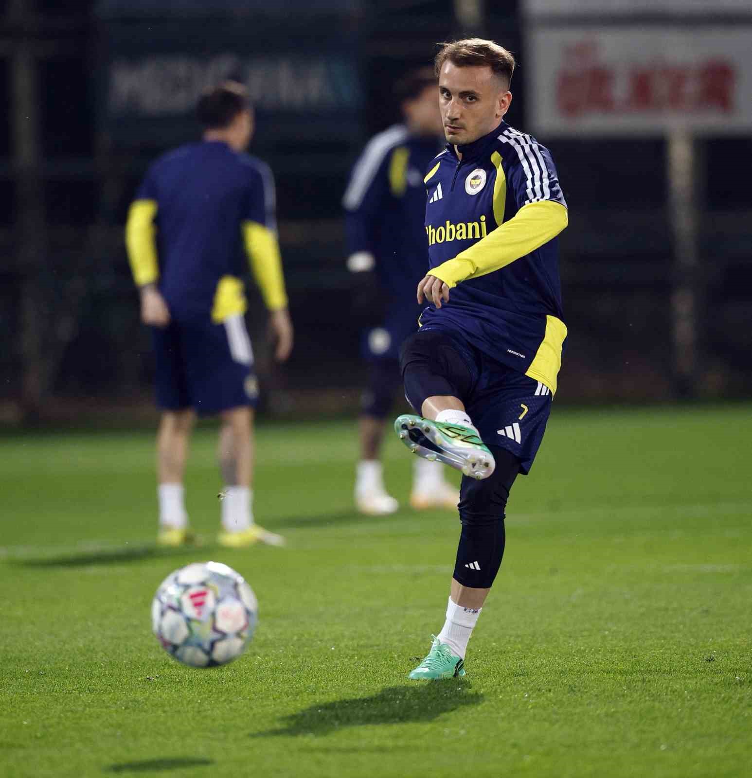Fenerbahçe, Slavia Prag maçı hazırlıklarını tamamladı