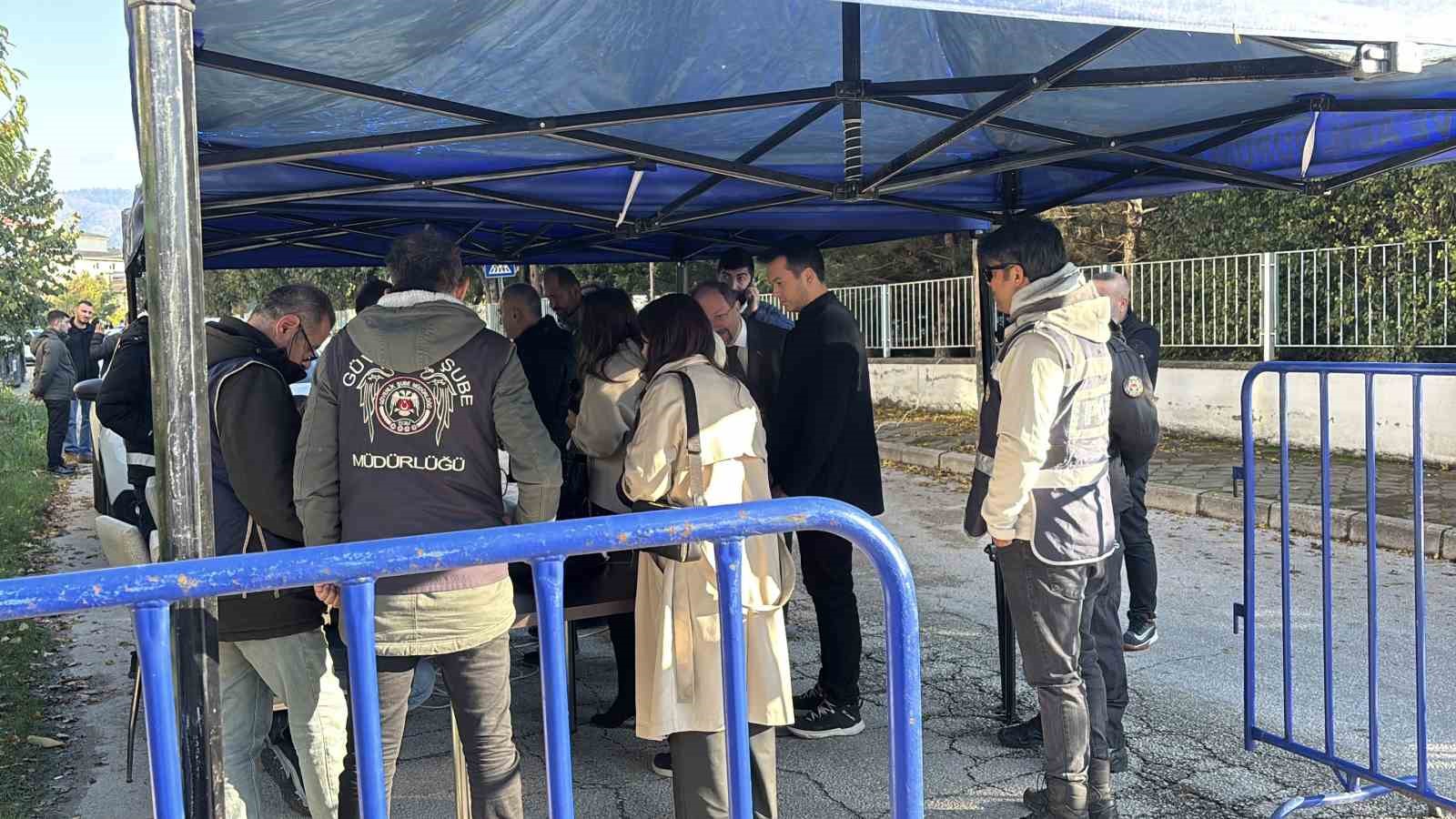 Tanju Özcan marketler olayı ile ilgili savunmasını verdi: "İrtikap yapmak istesek yazılı teklif vermezdik"