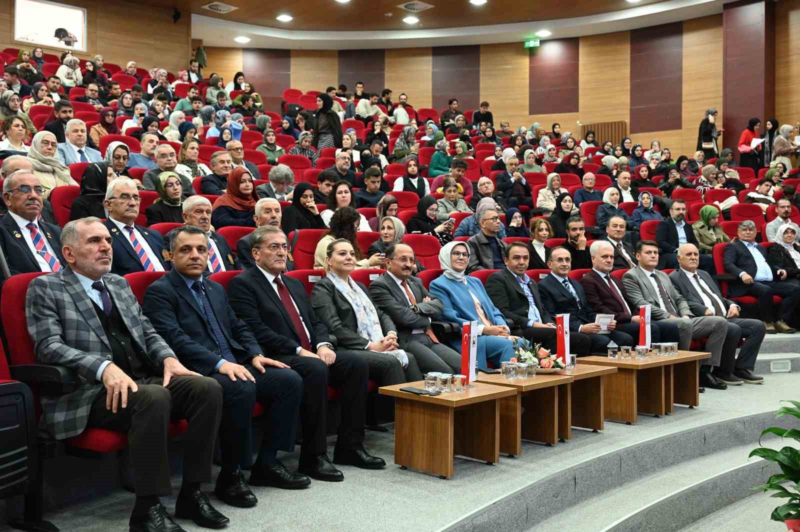 Muhammed İhsan Oğuz 7. İlahiyat Lisansüstü Tez Yarışması’nda ödüller sahiplerini buldu