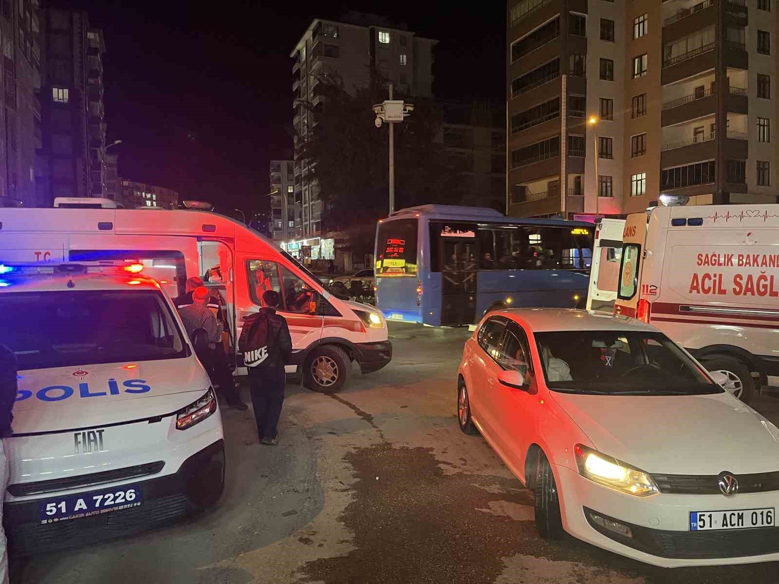 Niğde’de 9. katta yangın paniği: 5 kişi dumandan etkilendi