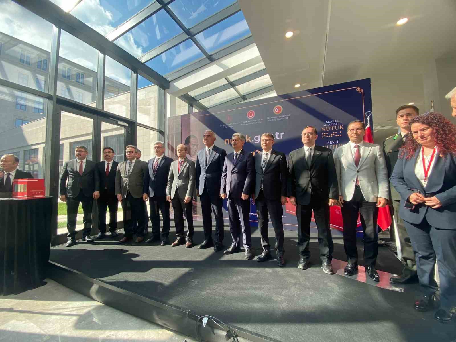 Bakan Ersoy: "(Nutuk Külliyatı Projesi) Türkçenin yanı sıra İngilizce, Almanca, Fransızca, Kazakça, Rusça, Urduca, Farsça ve Türkmence olmak üzere 8 dilde hazırlandı"