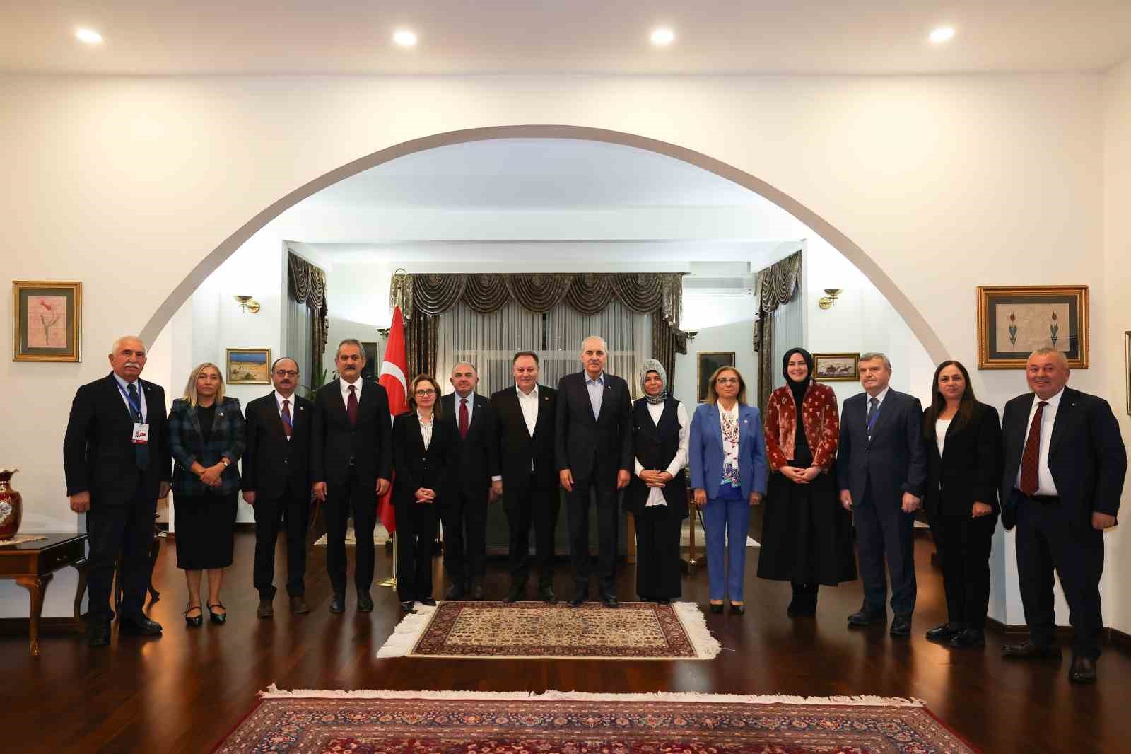TBMM Başkanı Kurtulmuş, KKTC Cumhuriyet Meclisi Başkanı Öztürkler ile bir araya geldi