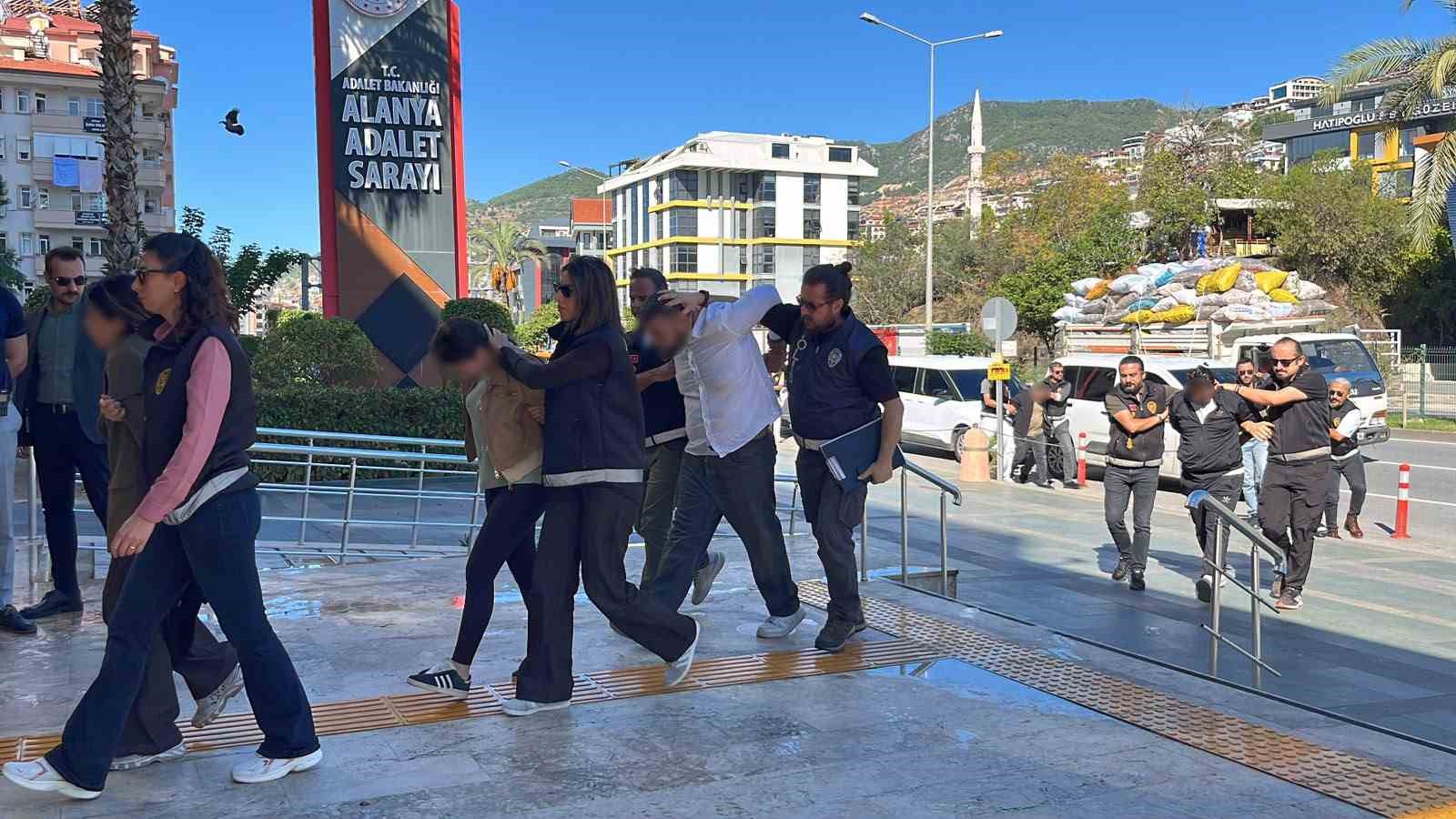 Antalya’da tefecilik ve şantaj operasyonunda 6 tutuklama