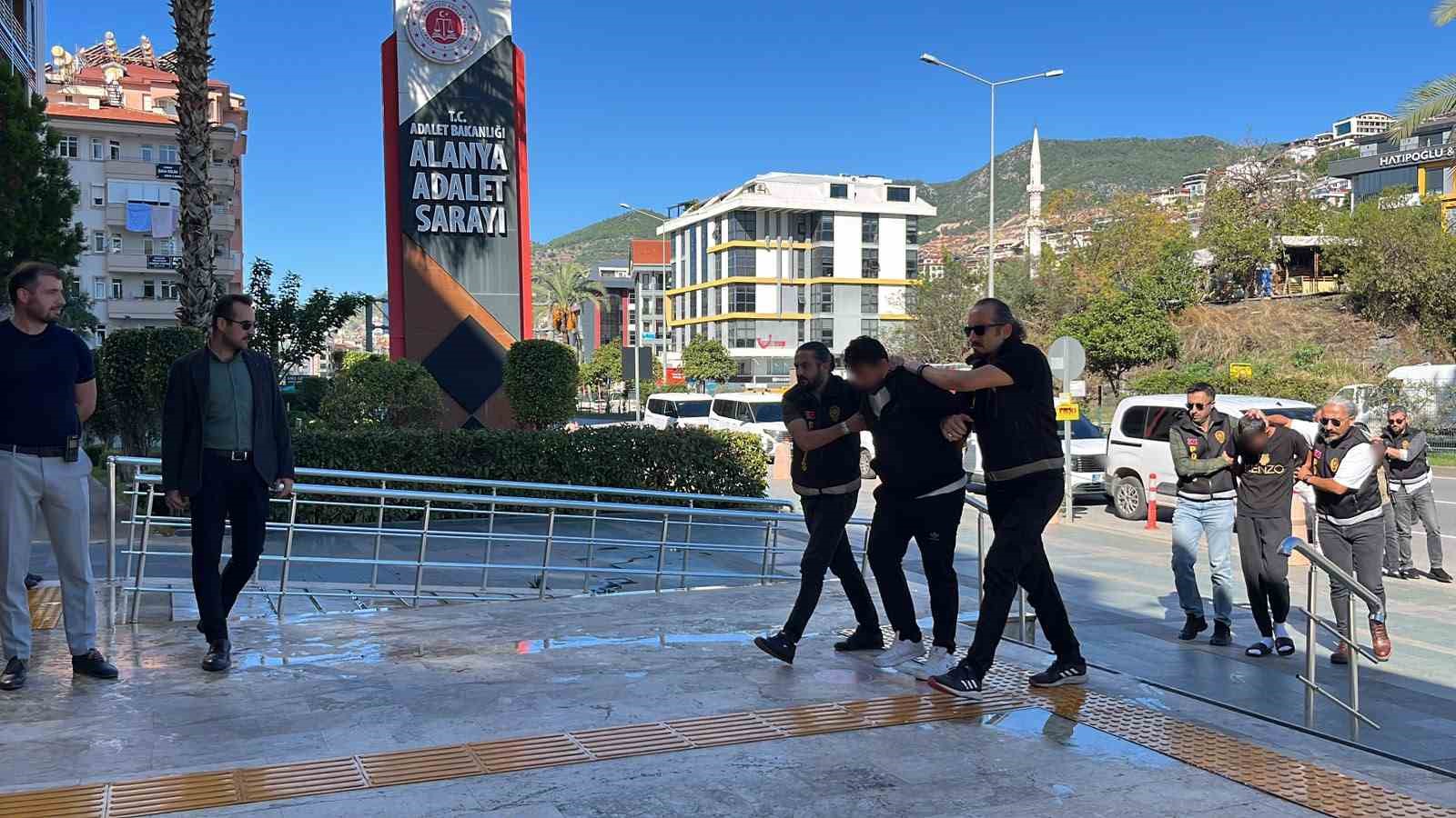 Antalya’da tefecilik ve şantaj operasyonunda 6 tutuklama