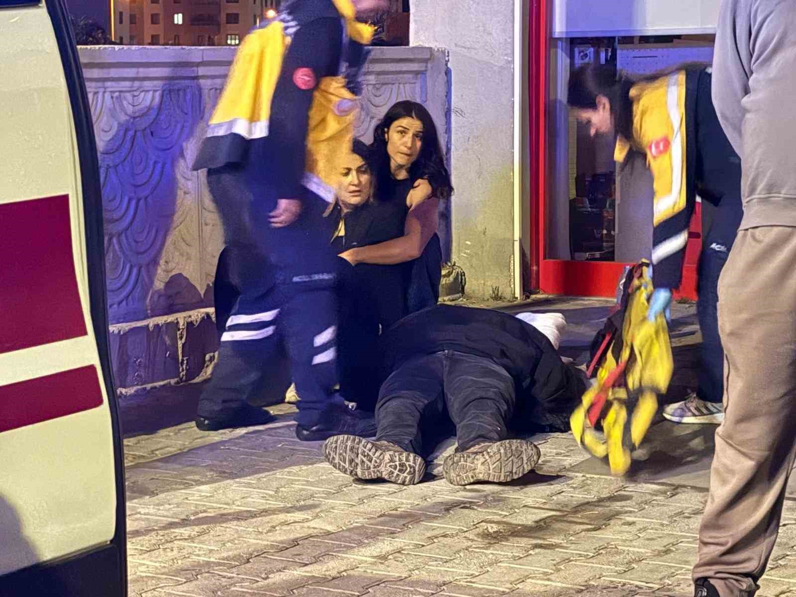 Kayseri’de park halindeki 3 araca çarpan otomobil, alev aldı: 2 yaralı