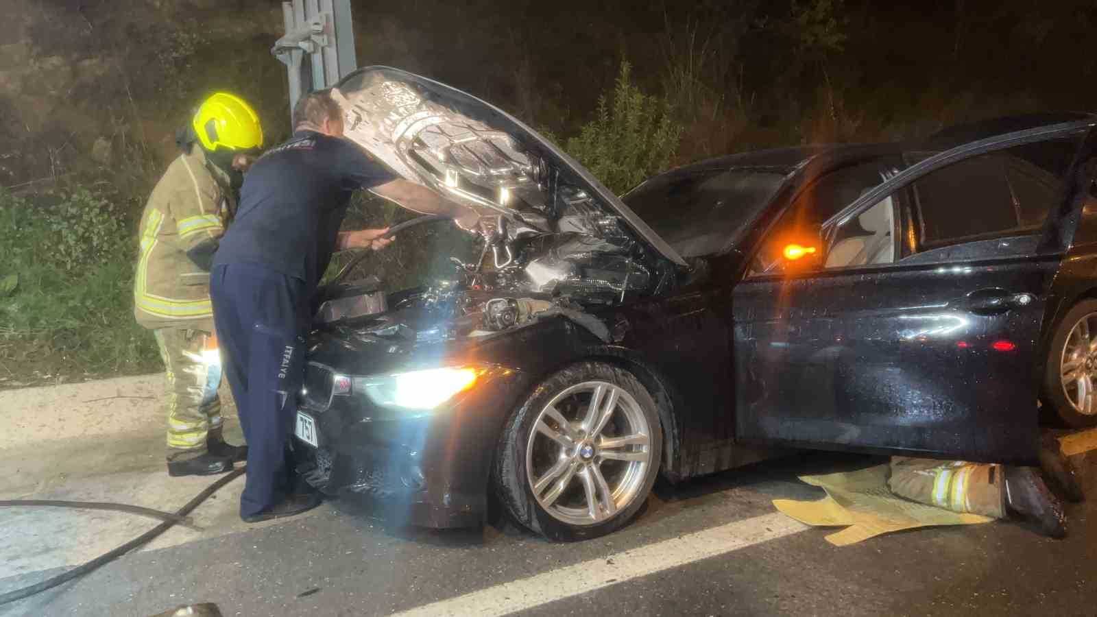 Bursa’da lüks otomobil alevlerin eşiğinden döndü