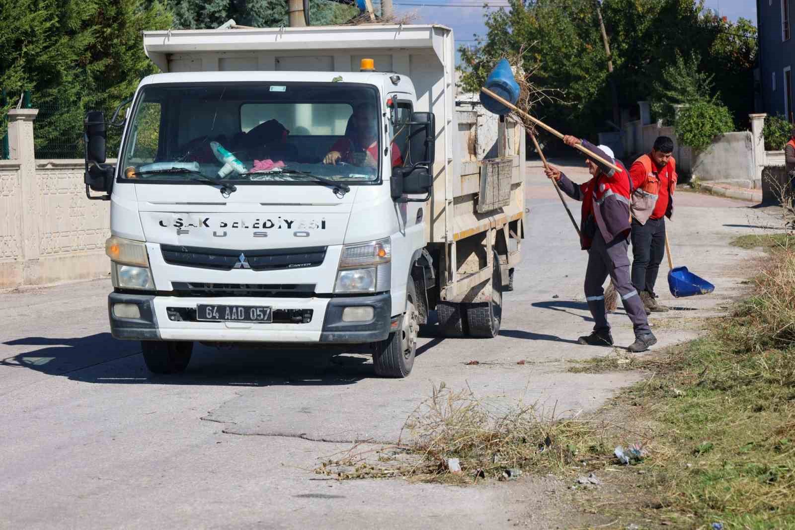Uşak Belediyesinden kent genelinde temizlik çalışması sürdürülüyor