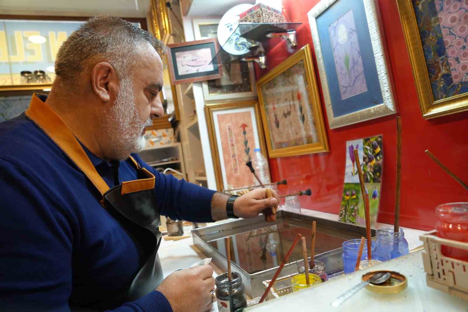 Erzurum’un Oltu taşı ve Karayazı kalesi ebruda buluştu