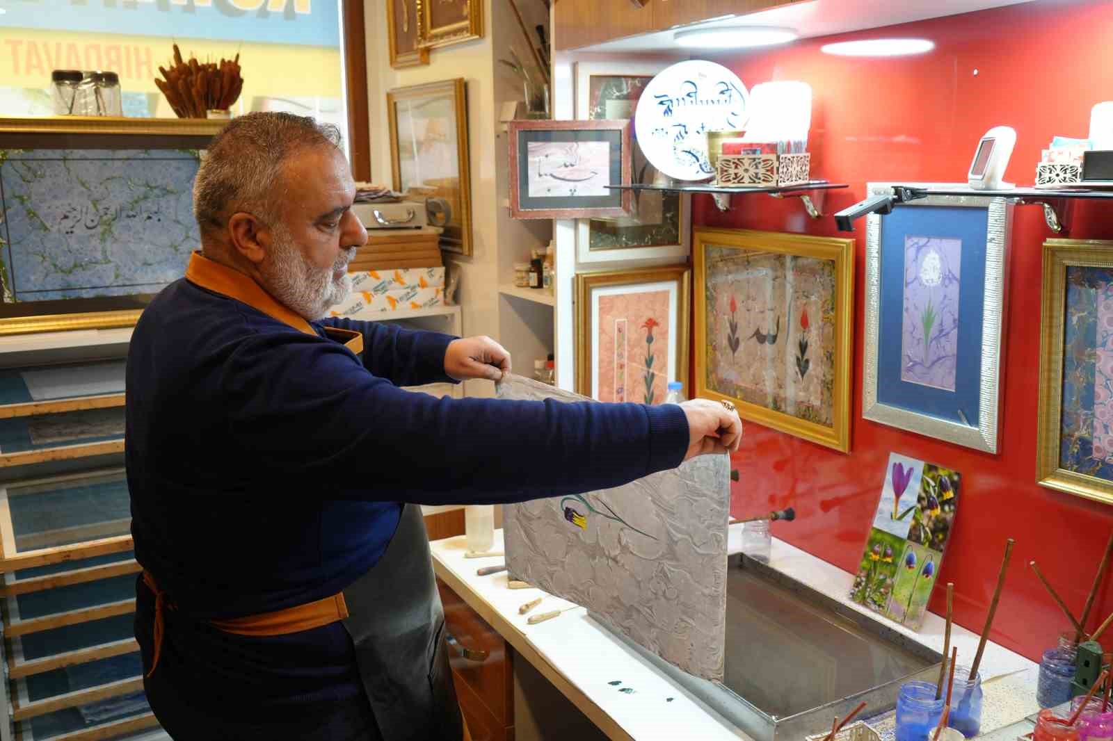 Erzurum’un Oltu taşı ve Karayazı kalesi ebruda buluştu