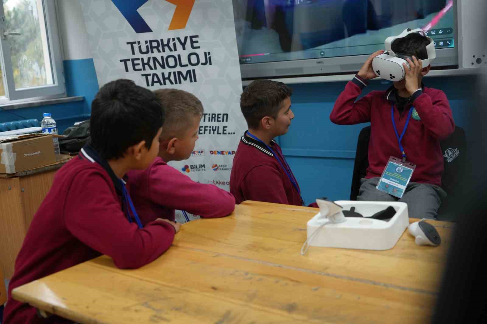 Bayburt’un köy okullarında teknoloji yolculuğu sürüyor