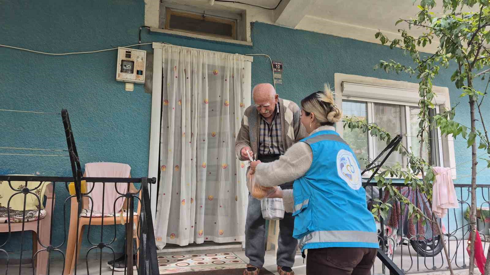 Sorgun’da aşevi hizmeti hem yaşlıların hem öğrencilerin yüzünü güldürüyor