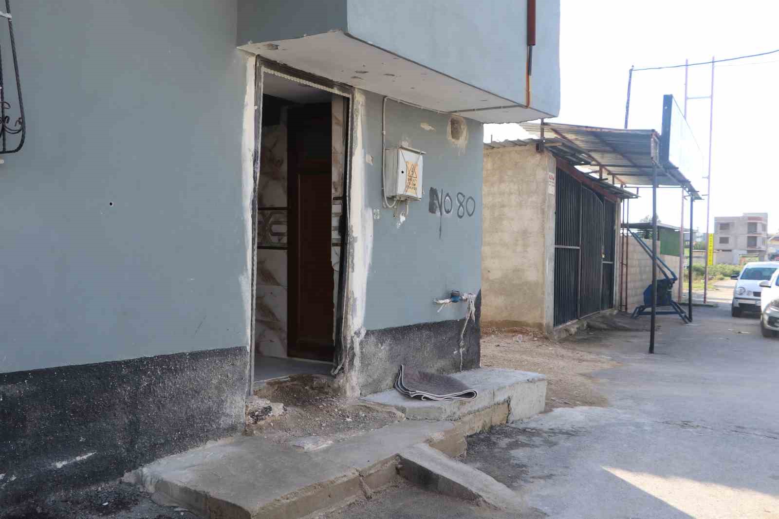 Evine el yapımı patlayıcı atılan kadın, oğlunun öldürülmesinden korkuyor