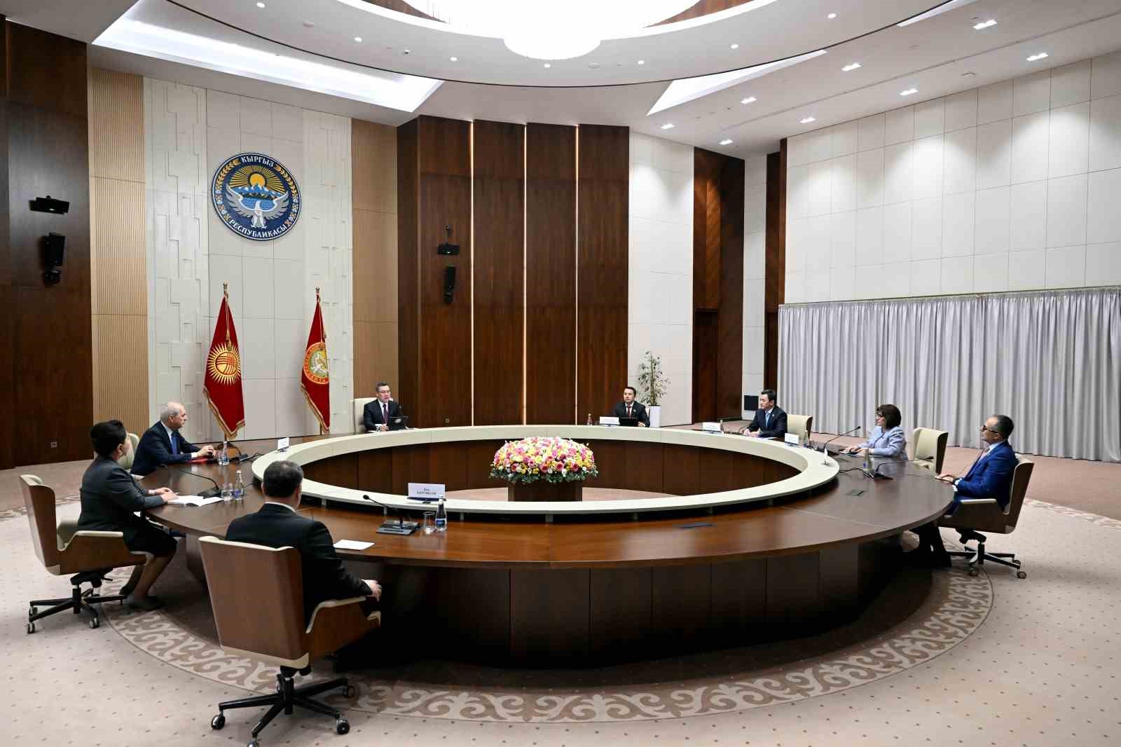 TBMM Başkanı Kurtulmuş, Kırgızistan Cumhurbaşkanı Caparov tarafından kabul edildi