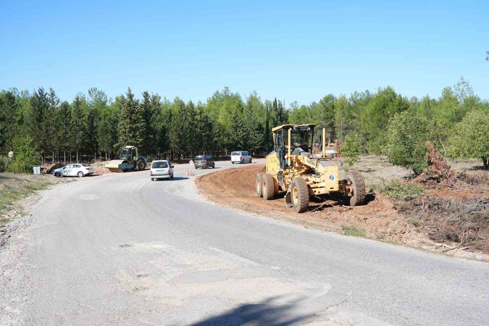 Kepez Belediyesi’nden Aktoprak Mahallesi’nde yol düzenlemesi