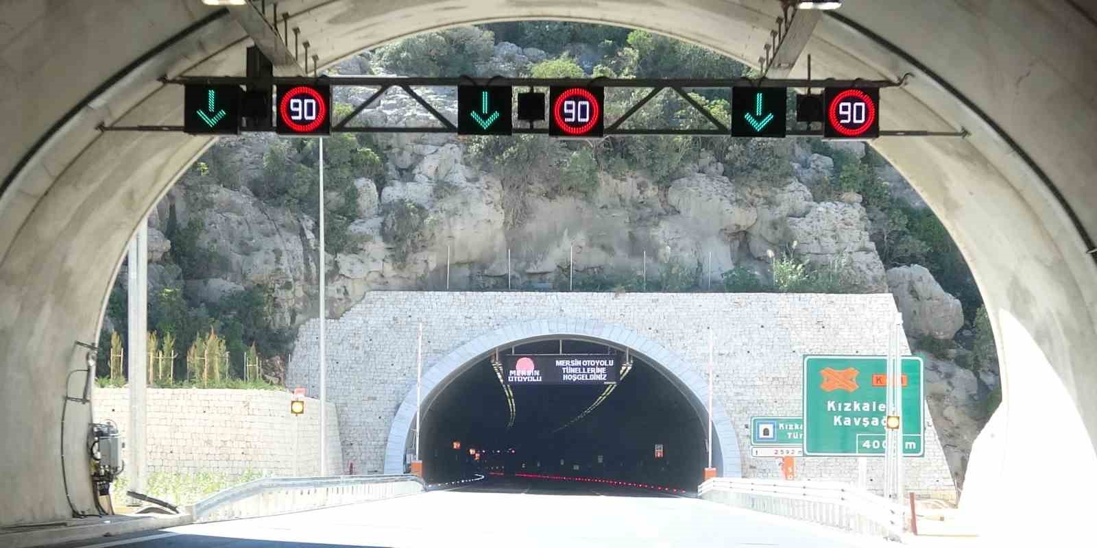 Ulaşıma açılan ’Çeşmeli-Kızkalesi Otoyolu’ndan ilk günde 17 binden fazla araç geçti