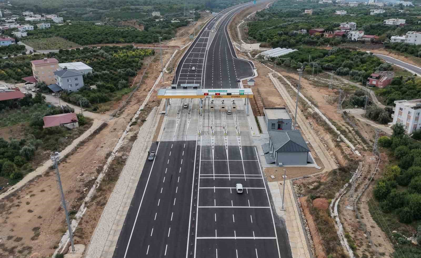 Ulaşıma açılan ’Çeşmeli-Kızkalesi Otoyolu’ndan ilk günde 17 binden fazla araç geçti