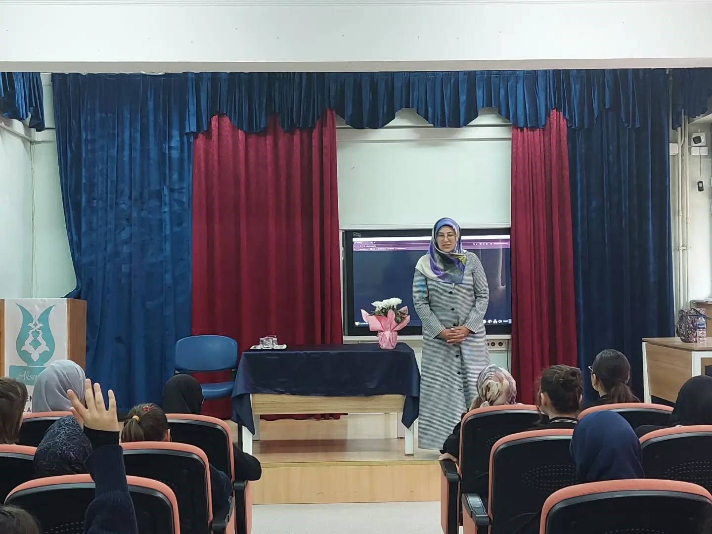 Kütahya Akşemsettin Kız Anadolu İmam Hatip Lisesi’nde "Peygamberimiz ve Aile" konulu seminer
