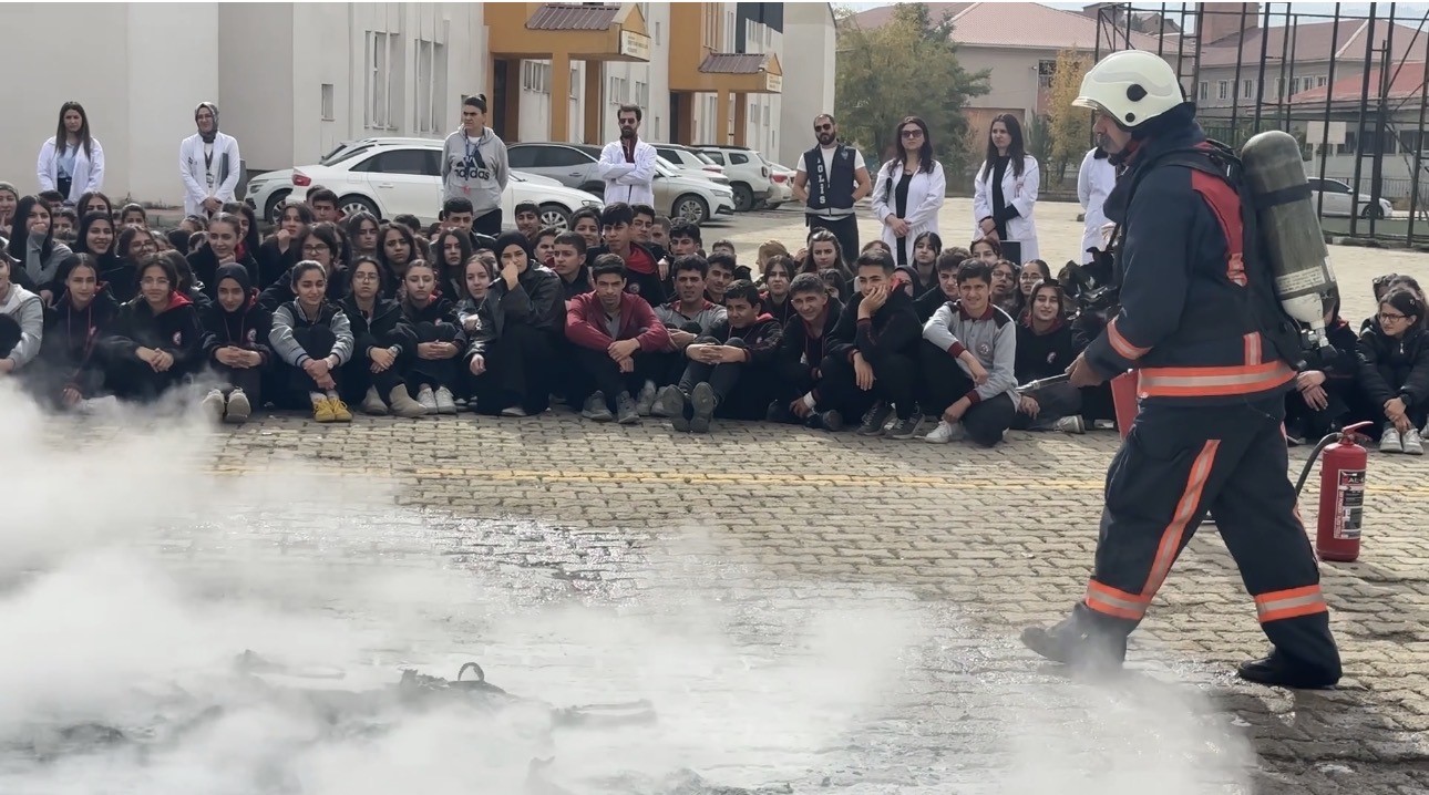 Yüksekova’da nefes kesen yangın tatbikatı