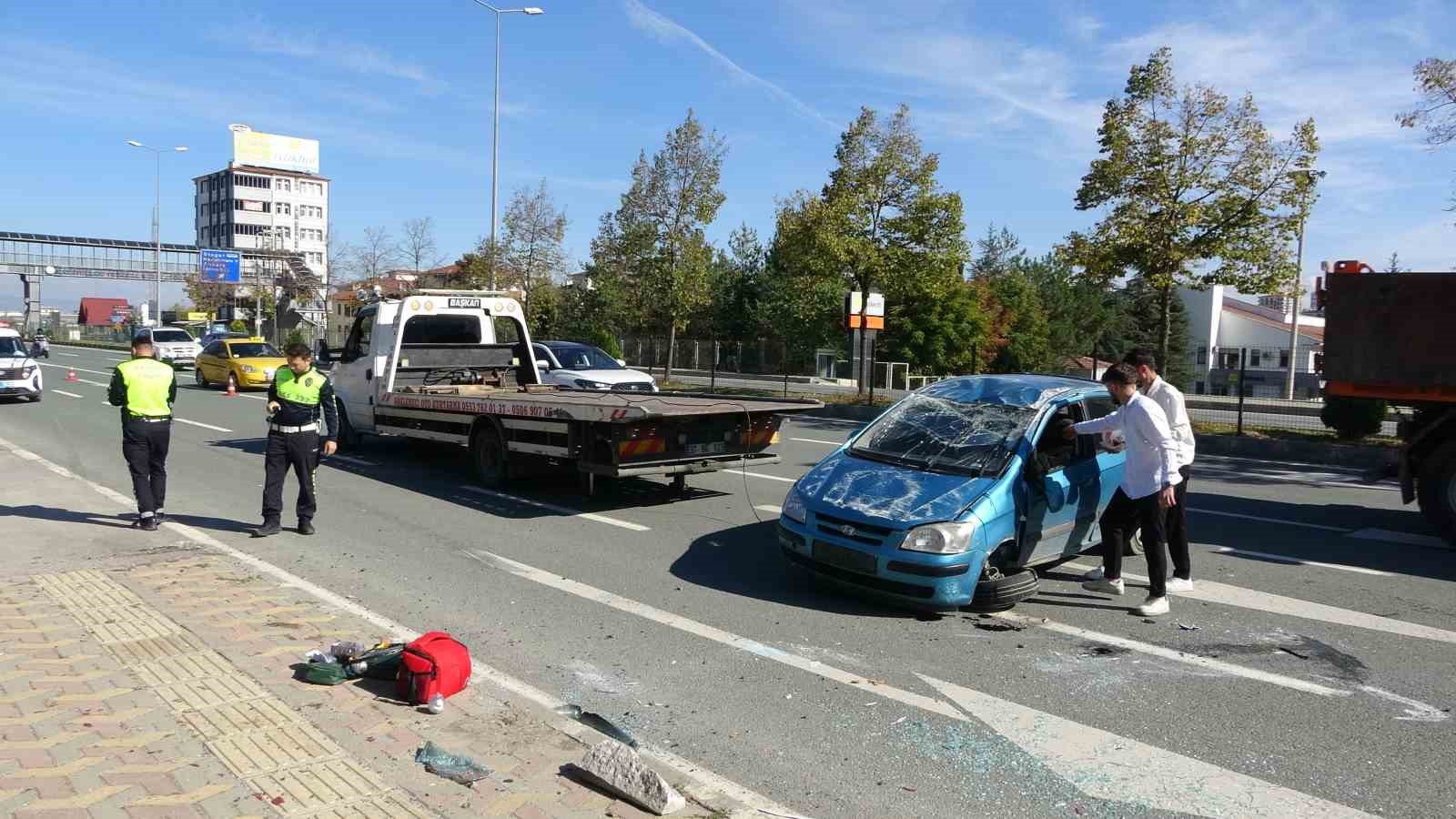 Kastamonu’da otomobil takla attı, 3 kişi burnu bile kanamadan kurtuldu