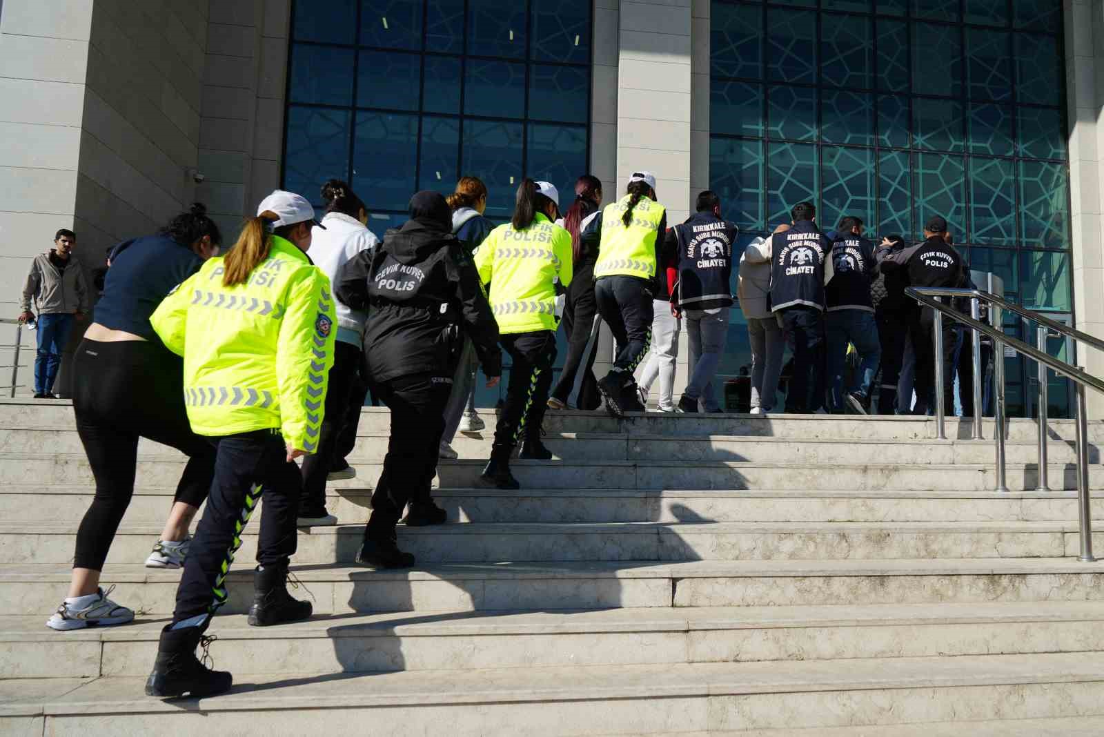 Kırıkkale’de fuhuş ve uyuşturucu operasyonu: 35 gözaltı