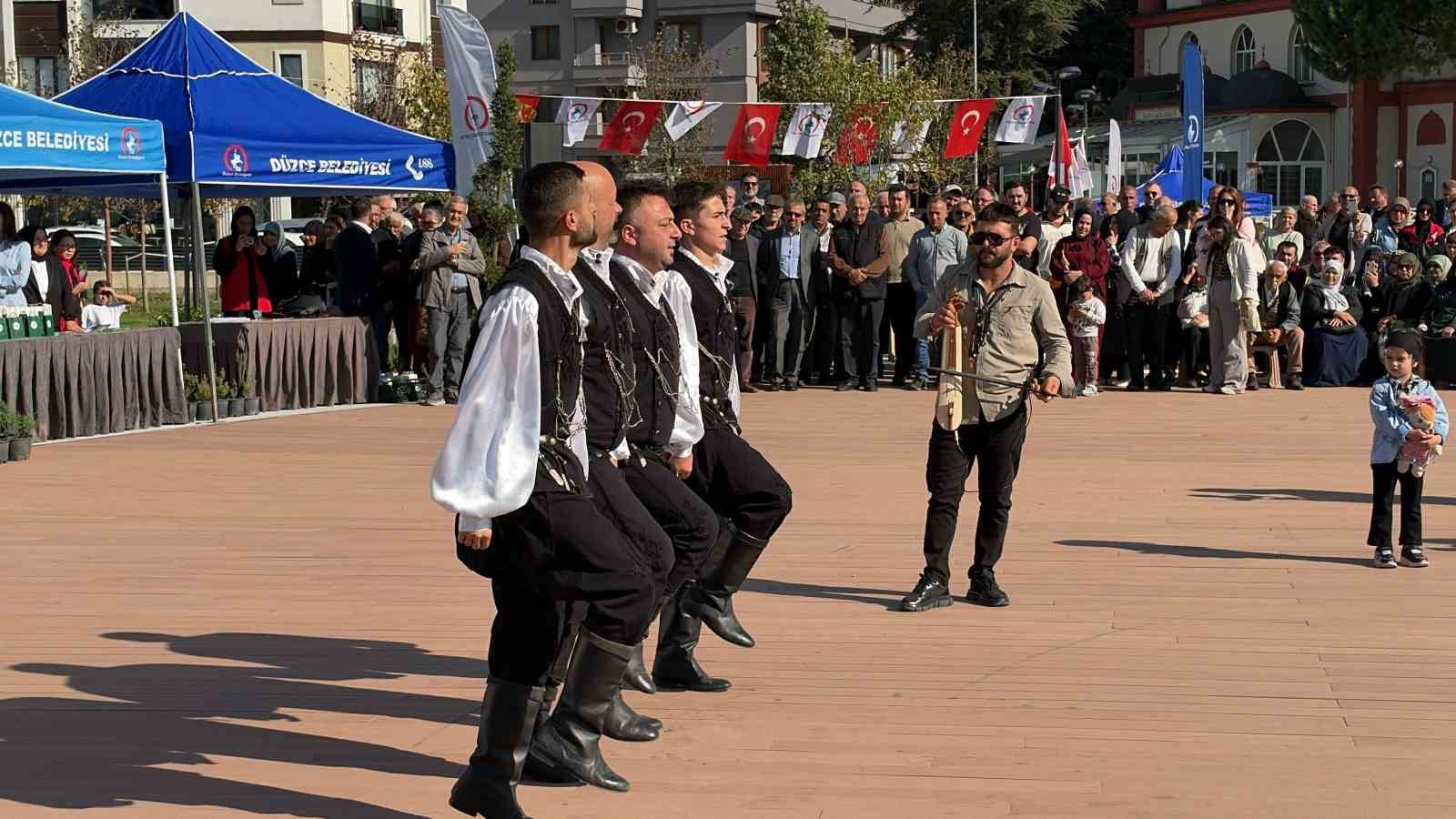 Düzce’de vatandaşlara 16 bin paket ata tohumu dağıtıldı