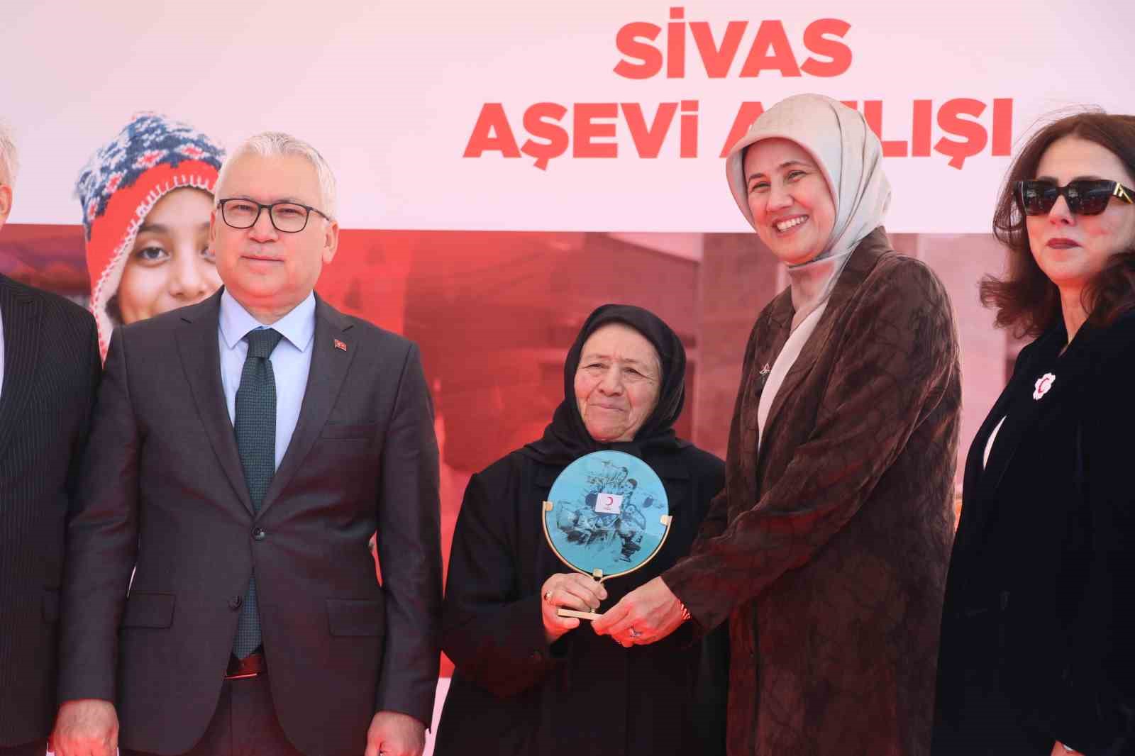 Sivas’ta Semra ve Aydın Kurt Aşevi hizmete açıldı