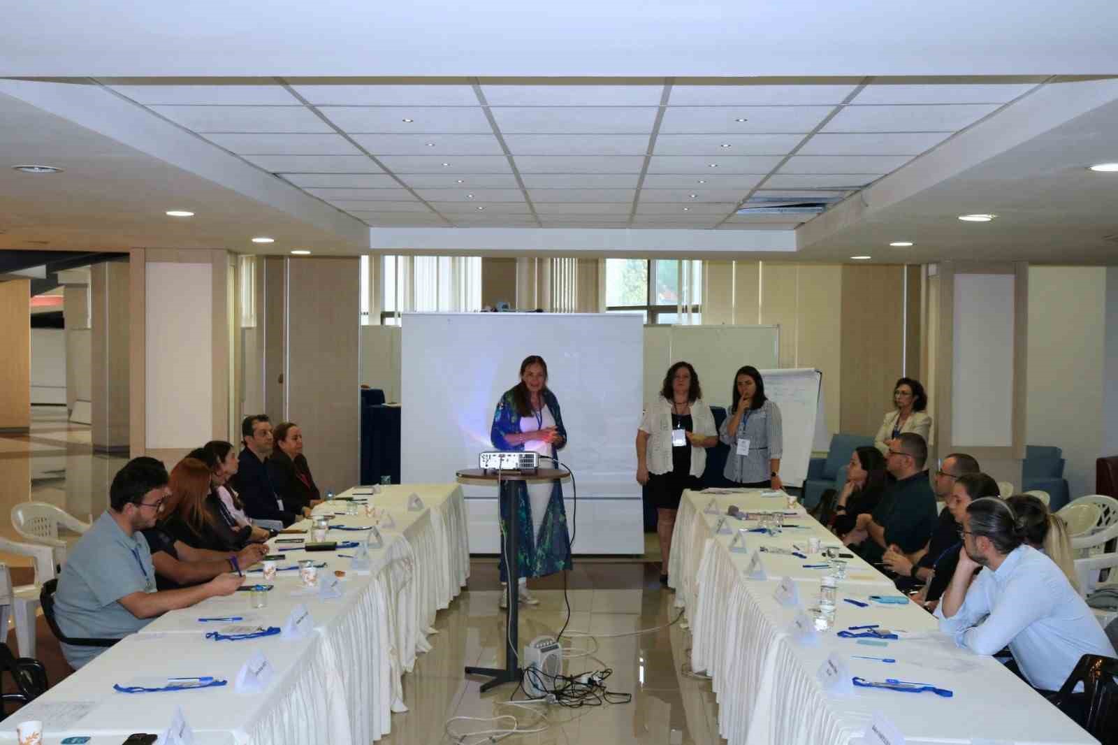 ADÜ Tıp Fakültesi’nde Eğitici Gelişimine Yönelik Temel Eğitim Becerileri Kursu düzenlendi