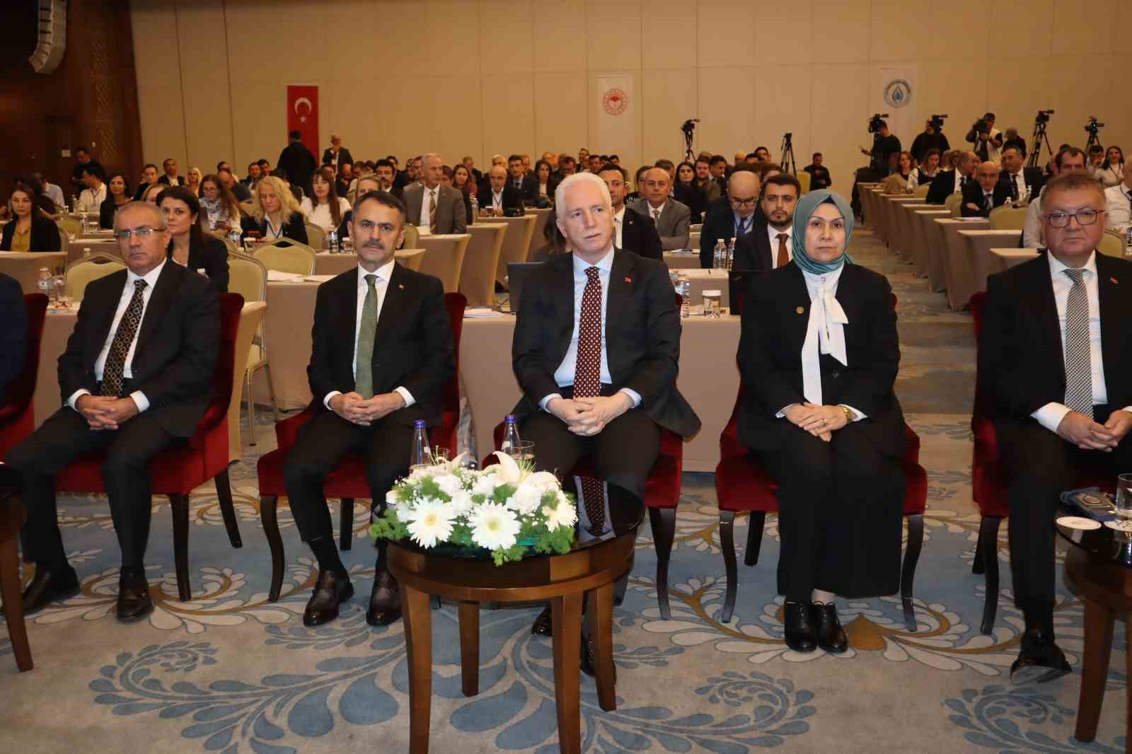 İstanbul Valisi Gül: "Vatandaşlarımız ve idareciler olarak bu şehirde yaşayan herkesin bu selin olmasında az ya da çok kusuru var"