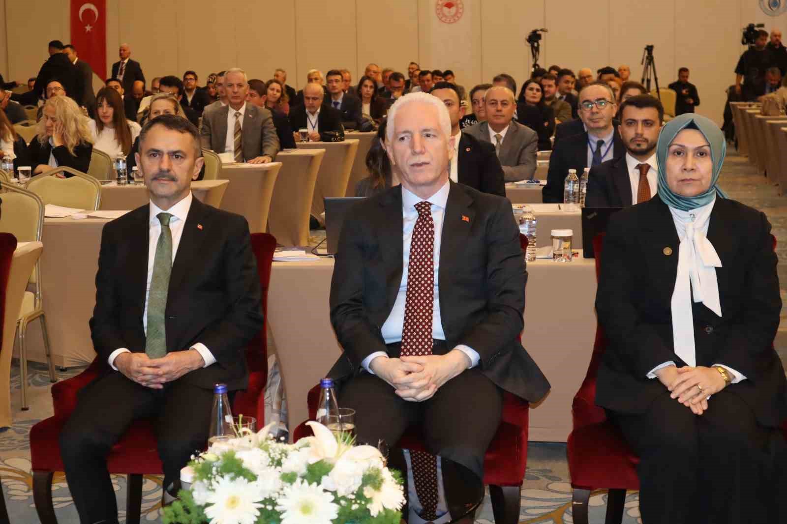 İstanbul Valisi Gül: "Vatandaşlarımız ve idareciler olarak bu şehirde yaşayan herkesin bu selin olmasında az ya da çok kusuru var"
