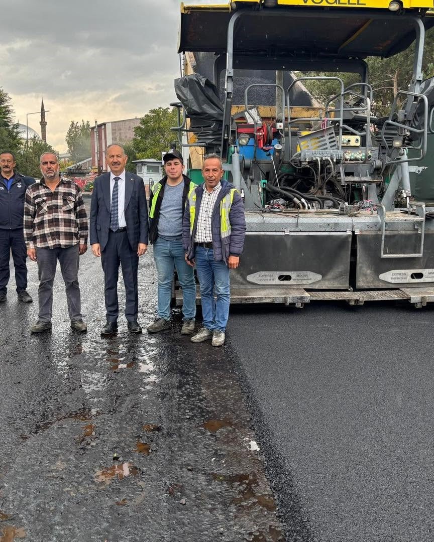 Arpaçay’da vatandaşlar sıcak asfalta kavuştu