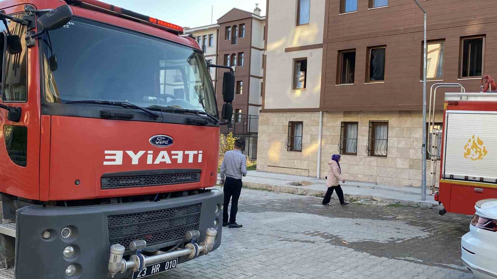 Elazığ’da ev yangını