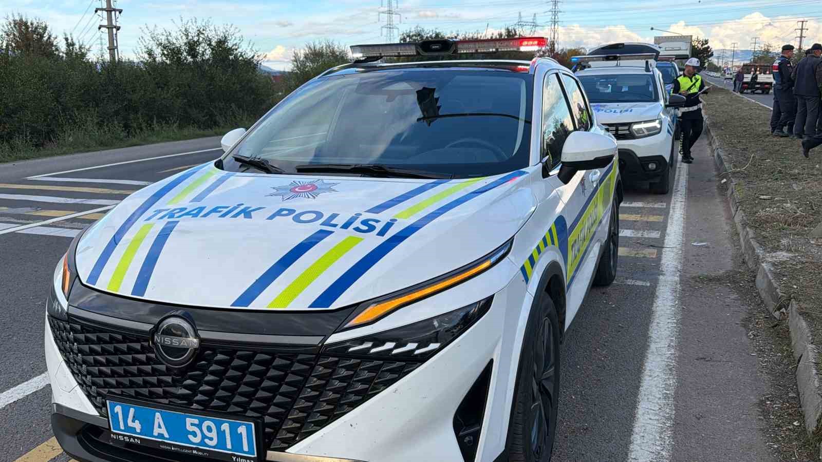 Bolu’da motosiklet ile hafif ticari araç çarpıştı: 2 yaralı