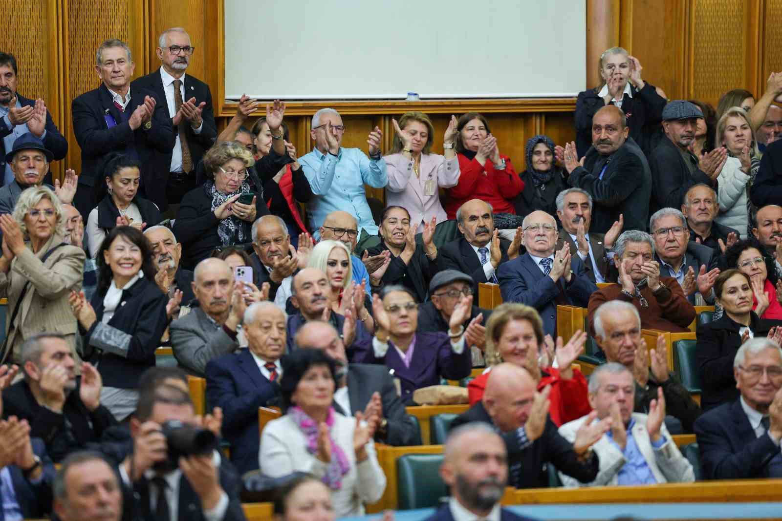 YENİ Parti Lideri Özel: "Yanlış tuğla ile duvar örüyorsan duvarın altında sen de kalırsın, Allah korusun millet de kalır"