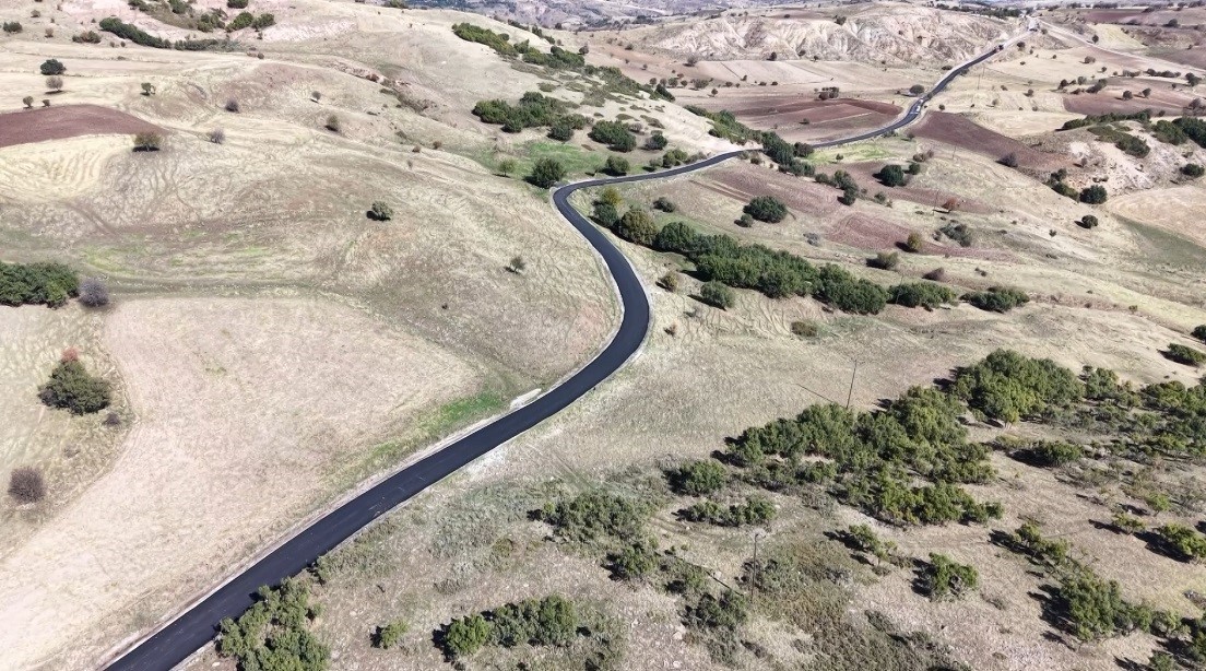 Tunceli’de huzurun yolu sıcak asfaltla döşeniyor