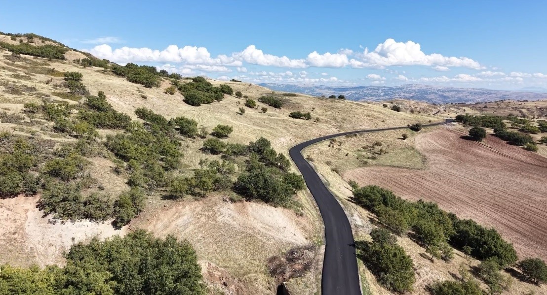 Tunceli’de huzurun yolu sıcak asfaltla döşeniyor