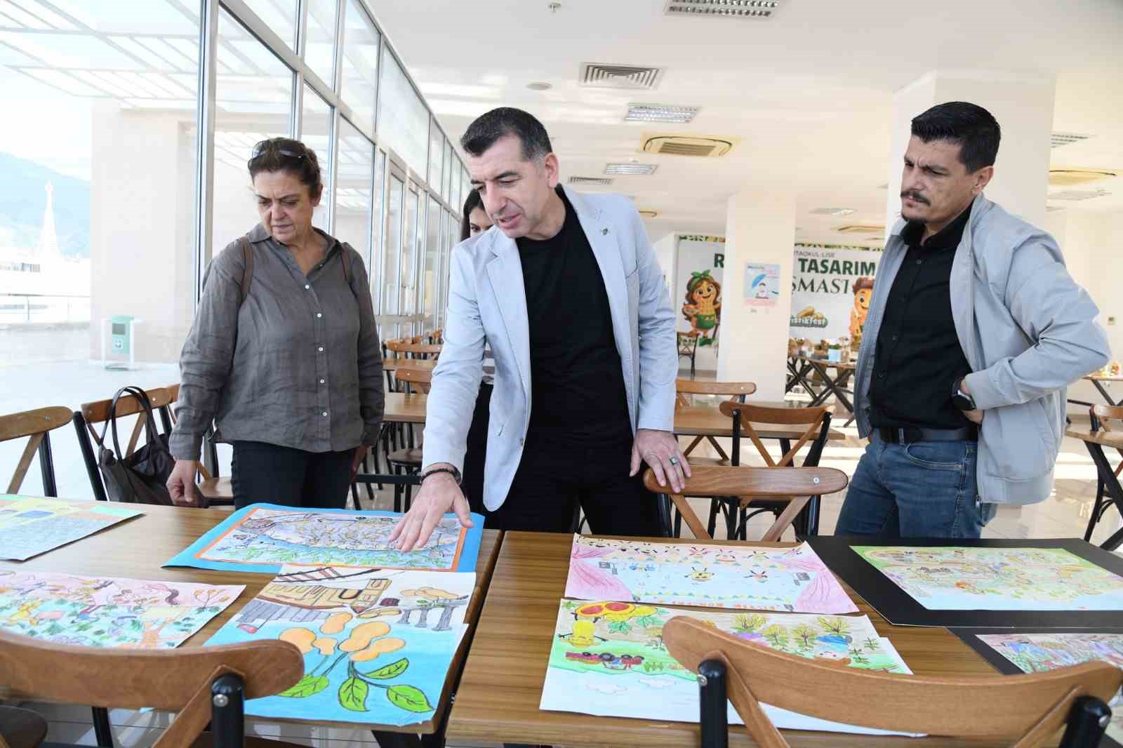 Osmaniye’de öğrenciler yer fıstığının hikayesini sanatla anlattı