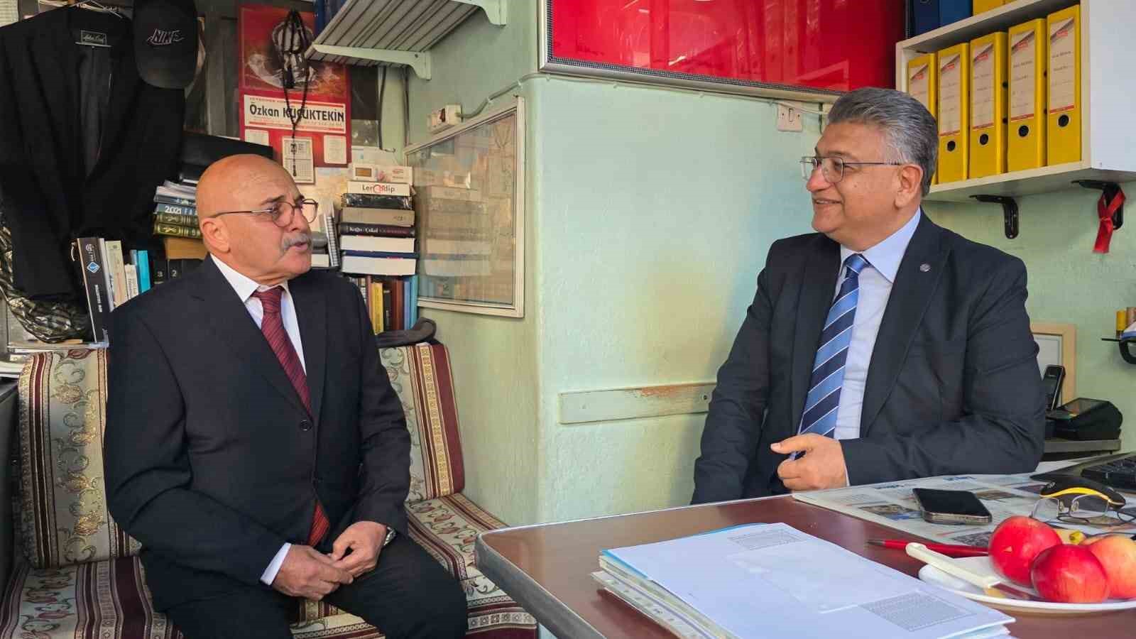 Kütahya’nın 43 yıllık muhtarına anlamlı ziyaret