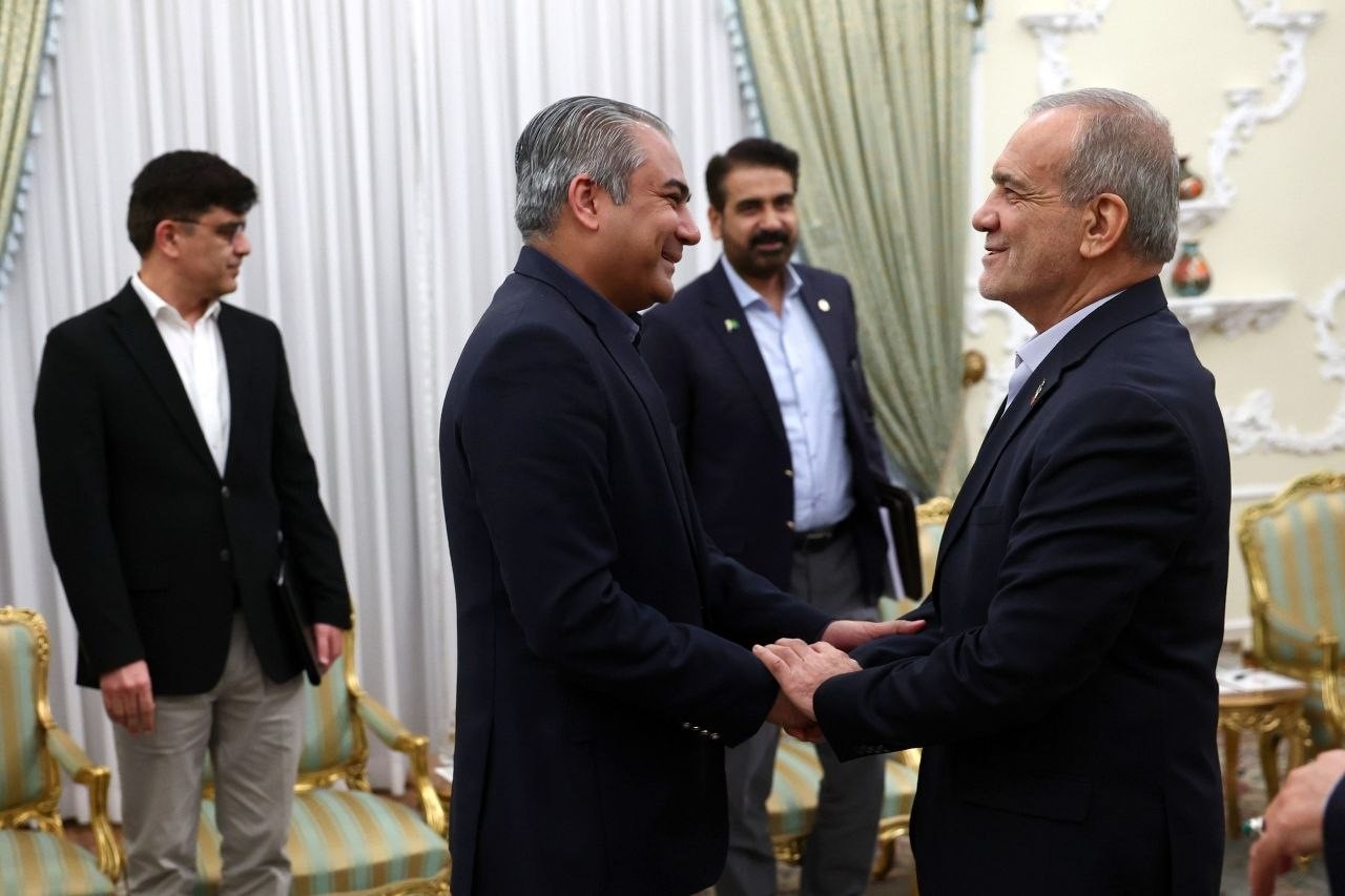 İran Cumhurbaşkanı Pezeşkiyan, Pakistan Genelkurmay Başkanı Munir’i kabul etti