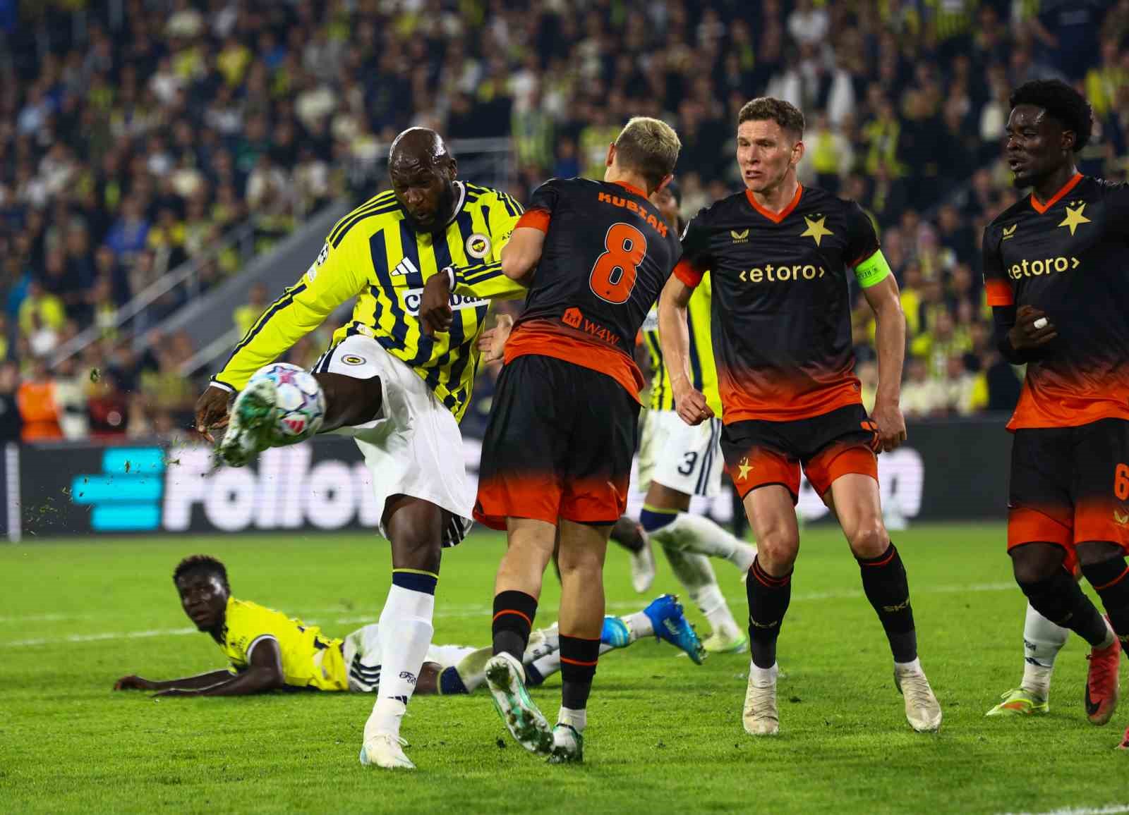 UEFA Şampiyonlar Ligi: Fenerbahçe: 2 - Slavia Prag: 2 (Maç sonucu)