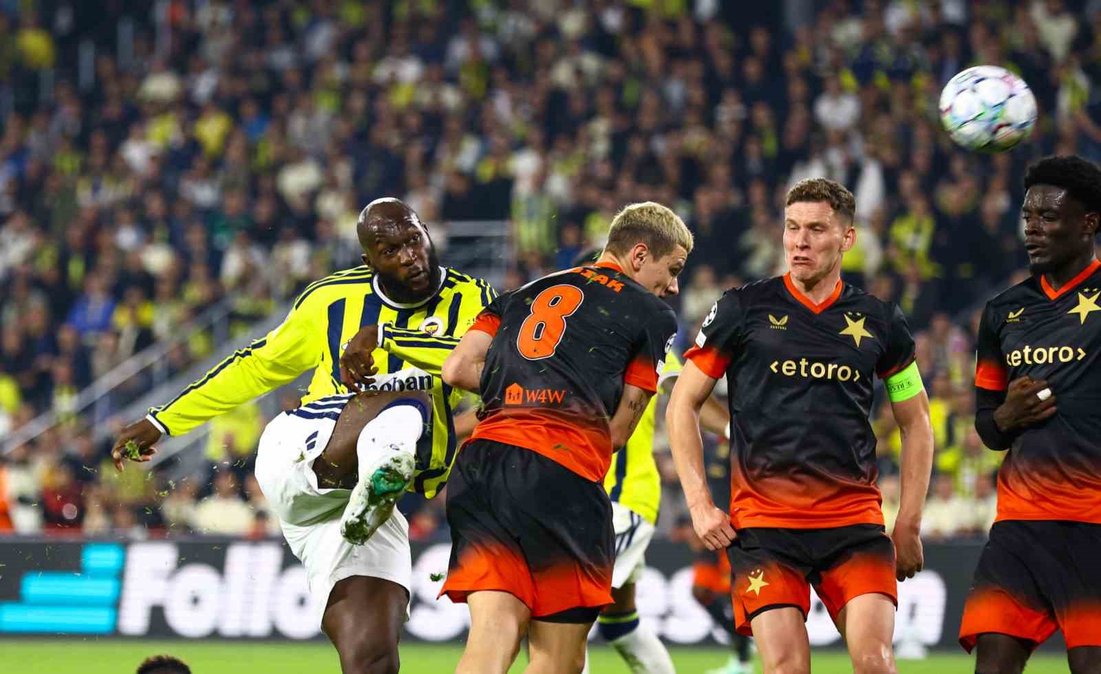 UEFA Şampiyonlar Ligi: Fenerbahçe: 2 - Slavia Prag: 2 (Maç sonucu)