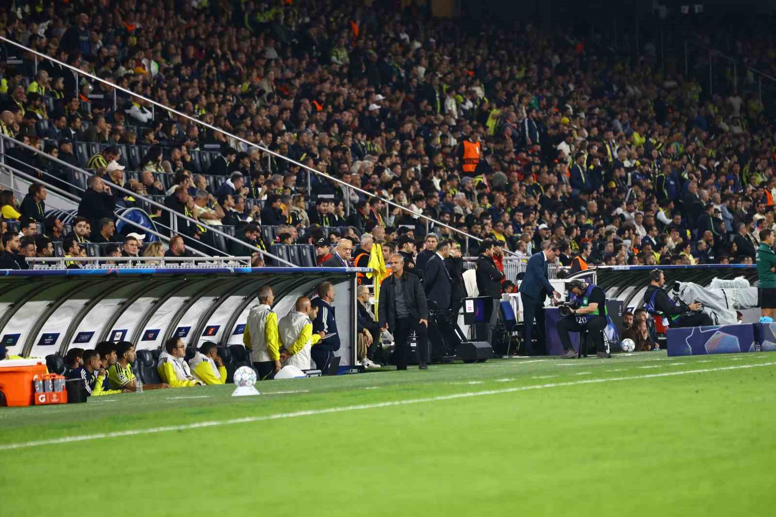 UEFA Şampiyonlar Ligi: Fenerbahçe: 2 - Slavia Prag: 2 (Maç sonucu)