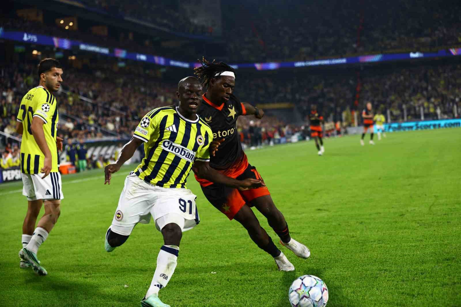 UEFA Şampiyonlar Ligi: Fenerbahçe: 2 - Slavia Prag: 2 (Maç sonucu)