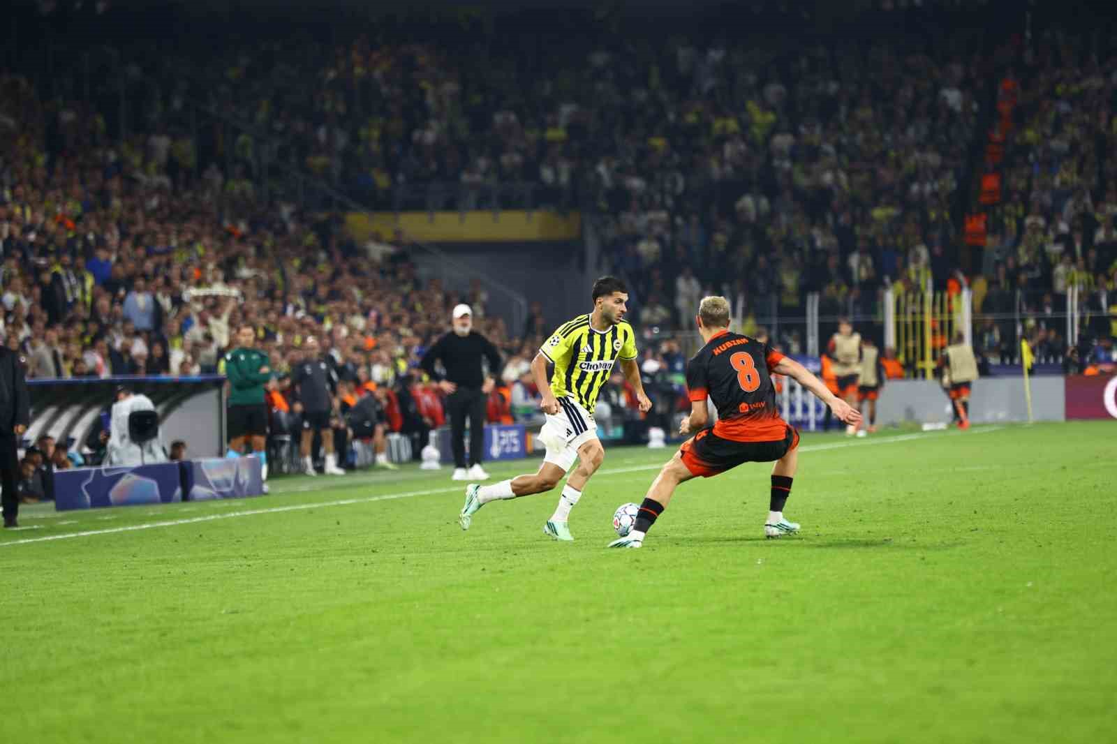 UEFA Şampiyonlar Ligi: Fenerbahçe: 2 - Slavia Prag: 2 (Maç sonucu)