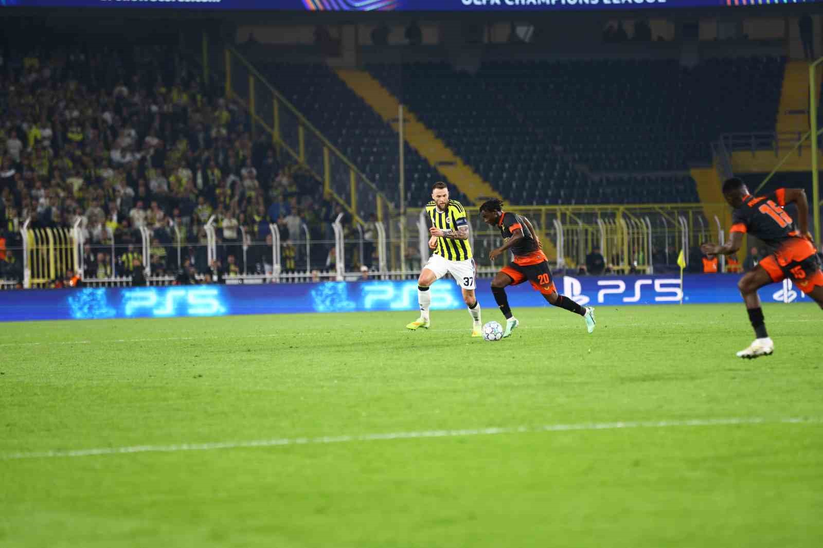UEFA Şampiyonlar Ligi: Fenerbahçe: 2 - Slavia Prag: 2 (Maç sonucu)
