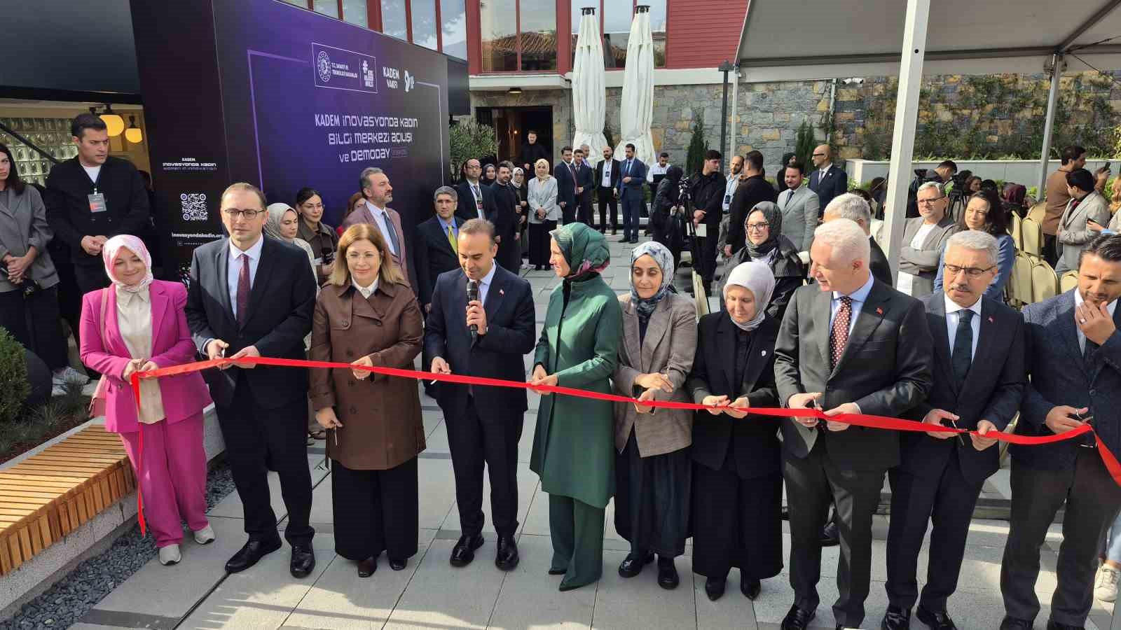 Bakan Kacır: "Kadınların bilimde ve üretimde güçlü bir şekilde yer alması, ülkemizin kalkınmasının temel anahtarıdır"