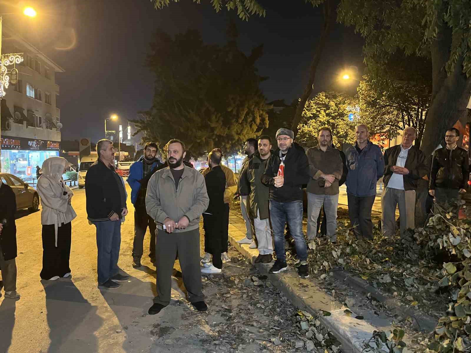 Eyüpsultan’da ağaç kesimi iddiaları sonrası vatandaşlardan İBB’ye tepki
