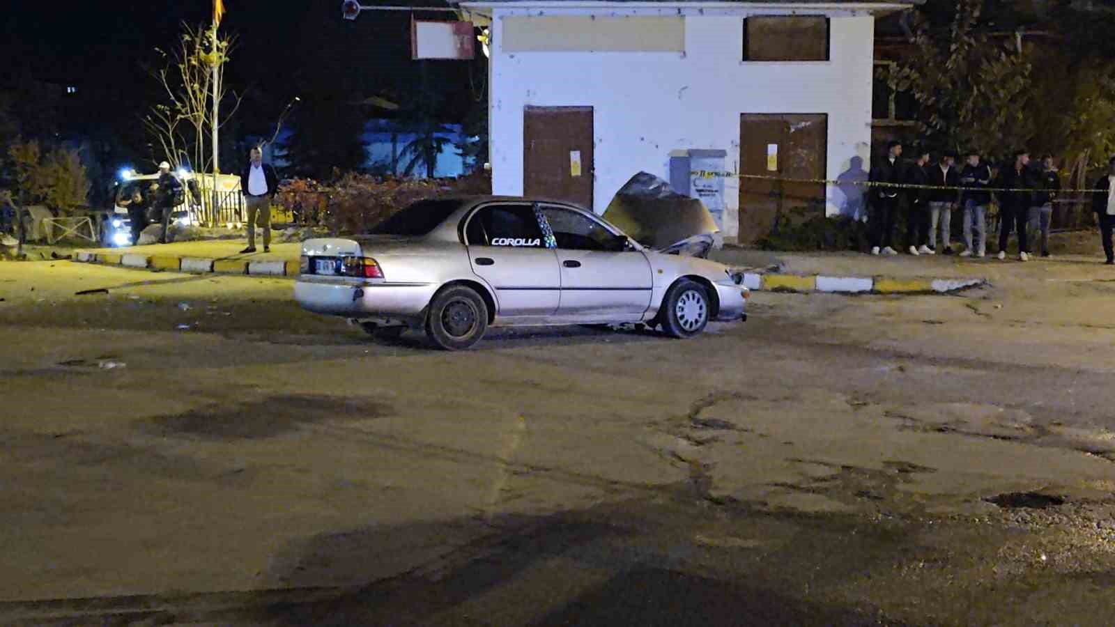 Isparta’da otomobiller kavşakta çarpıştı: 3 yaralı