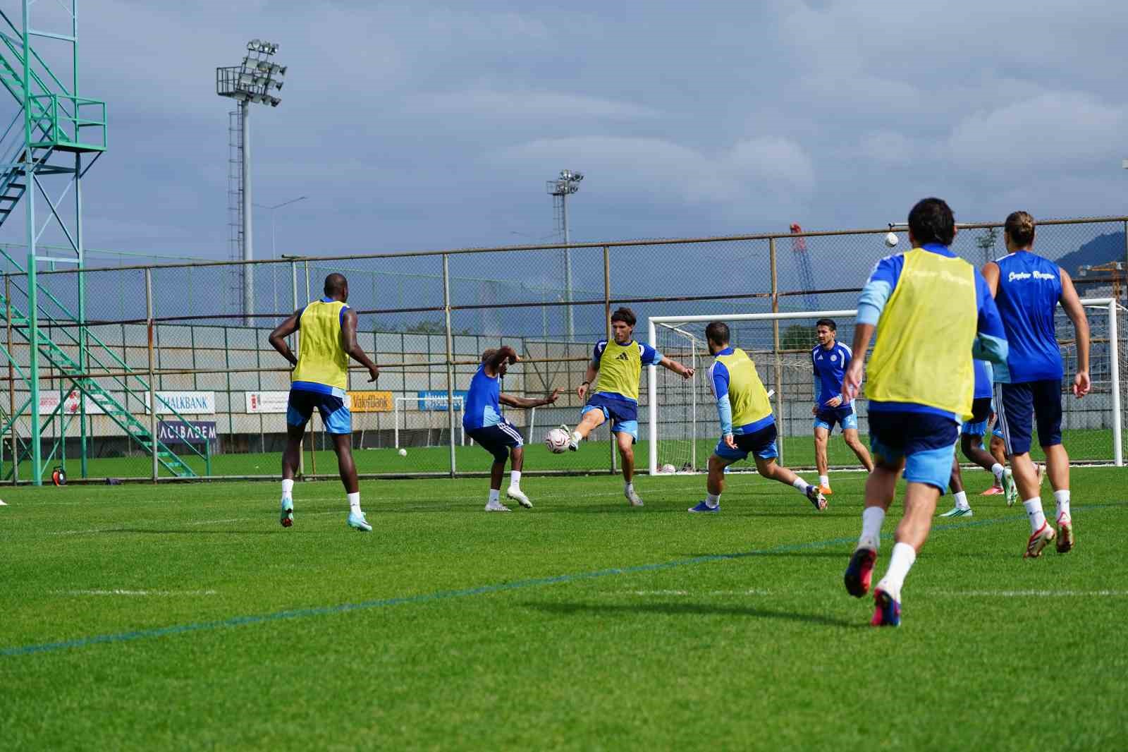 Çaykur Rizespor, Trabzonspor maçı hazırlıklarına başladı
